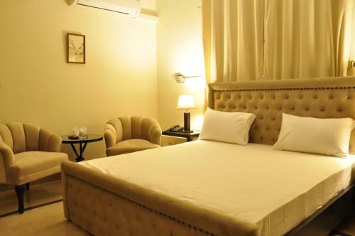 Reina Boutique Hotel - G6/3