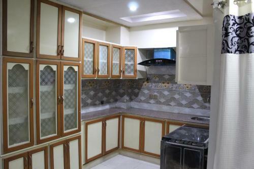 Apartamento Roshan Heights