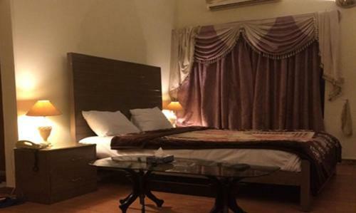 Hostal Landmark Guest House