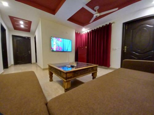 E-11 Daily Basis 3-bedrooms Apartment