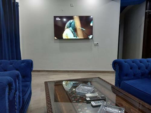 E-11, 2-bedrooms Luxury Apartment