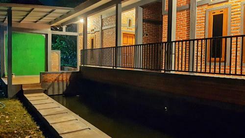 Bed & Breakfast Kelapa Gading Villas