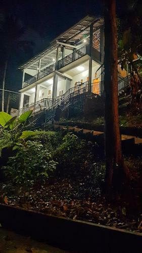 Bed & Breakfast Kelapa Gading Villas