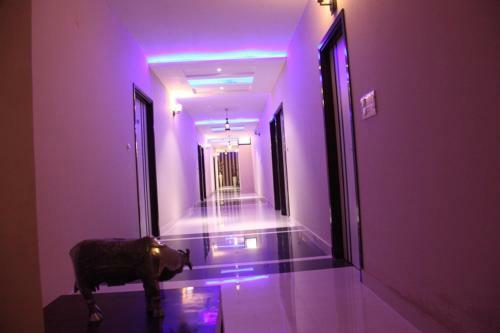 Hotel C M Plaza