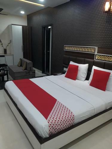 Hotel C M Plaza