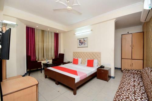 Oyo 26594 Hotel Chirag
