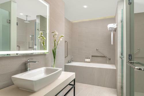 Hotel Park Inn By Radisson Bacolod