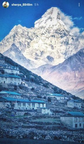 Sherpas Home In Himalaya