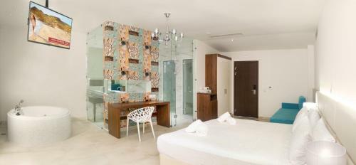 Electra Hotel