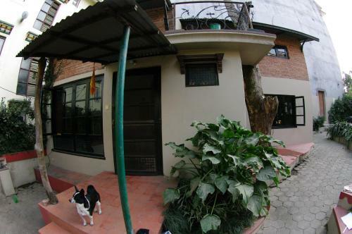 Hostal Laughing Buddha Hotel & Garden Theater