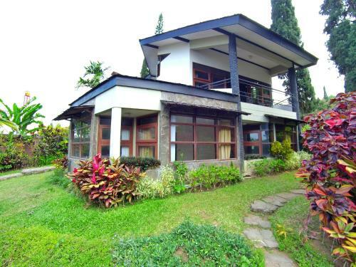 The Batu Villa Klub Bunga