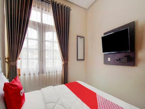 Hotel Oyo 90175 Tl Guest House