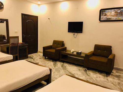 Hotel Pakeeza One