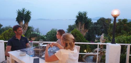 Stefanosplace Aparthotel Sea View