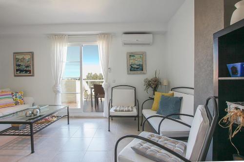 2-bed Attic Apartment In Denia For 6