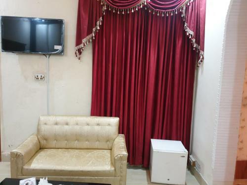 Hostal Hotel Sereena Residence