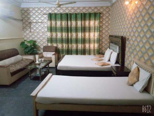 Hotel Paradise Plus