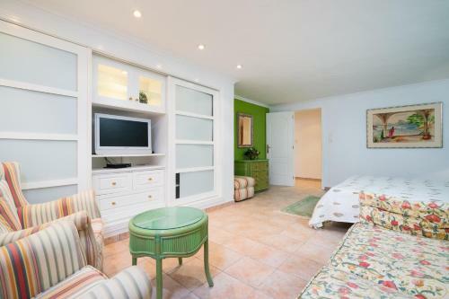 Marvelous Villa With Panoramic Sea View & Pool