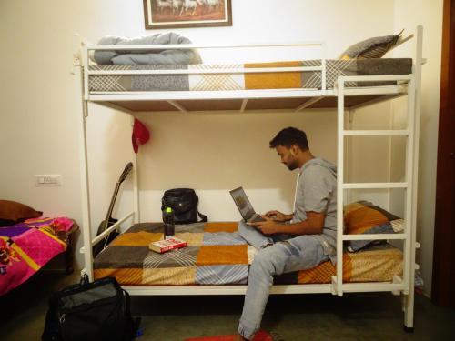 Yomad Hostel - Yoga & Travel