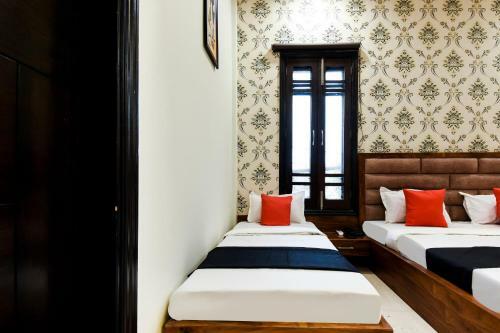 Capital O 60496 Hotel Avera