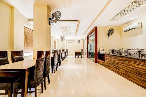 Fabhotel Prime Welcome Inn2