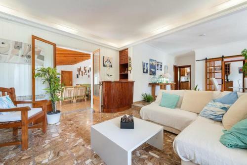Can Malondra, Villa Para 8 Con Piscina Y Jardines