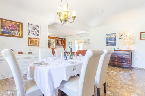 Villa With Pool Walking Distance To The Beach (Malondra)