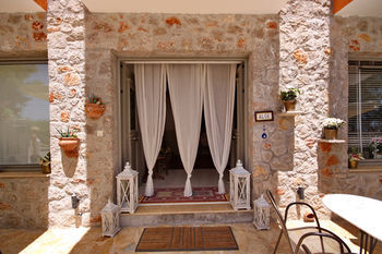 Aloe Luxury Apartments & Suites