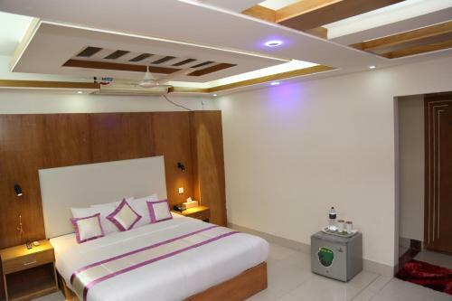Hotel Platinum Ltd