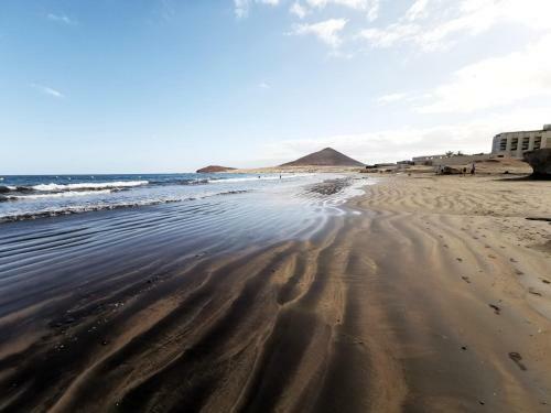 Home2book Bright Apartment El M�dano Beach