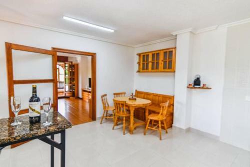 Amplia, Reformada Y C�moda Villa Cerca de Todo.
