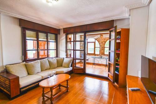Amplia, Reformada Y C�moda Villa Cerca de Todo.