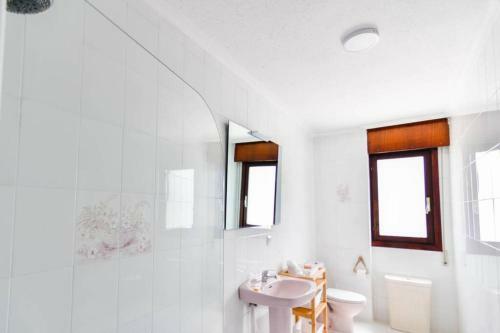 Amplia, Reformada Y C�moda Villa Cerca de Todo.