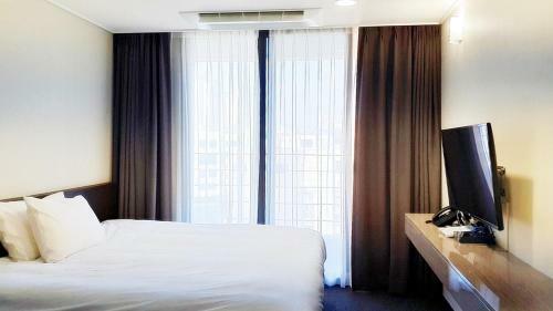 Riviera Incheon Airport Hotel