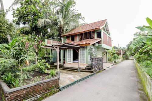 Hostal Omah Kemiri 4 Yogyakarta