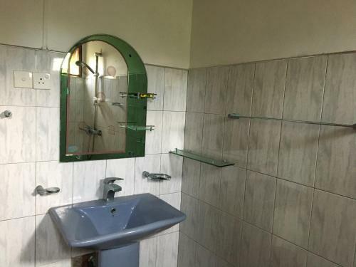 Hostal Little Paradise Guest House