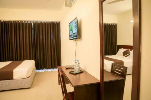 Hotel Golden Hill