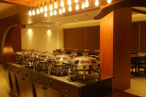 Hotel Royal Pearl Serviced Apartment & Suites