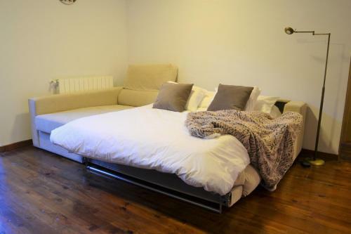 Apartament Acollidor Amb UNA Gran Llar de Foc