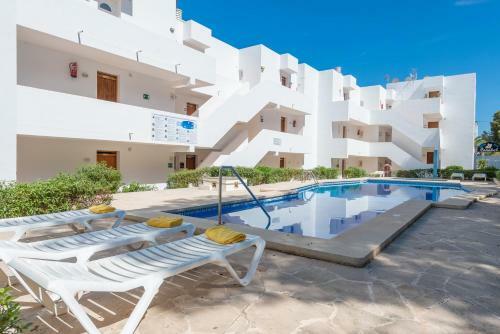 Magnific Apartment With Pool Close To The Ferrera Beach