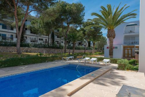 Magnific Apartment With Pool Close To The Ferrera Beach