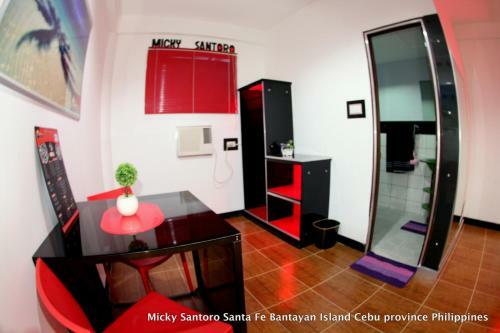 Micky Santoro Hotel & Restaurant