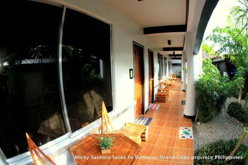 Micky Santoro Hotel & Restaurant