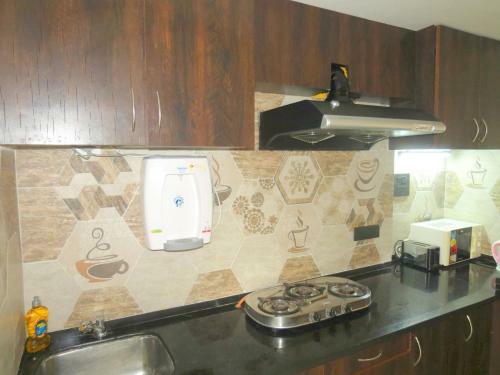 06) Spacious Luxurious Penthouse Apartment Sleeps 7 & Wifi