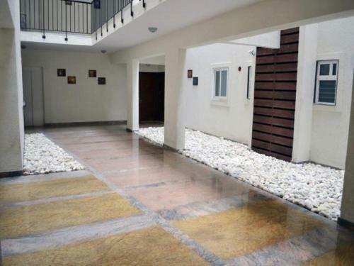 14) Very Modern Furnished Serviced Apartment