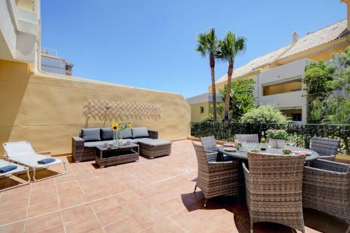 Wonderful Sunny Terrace Apartment (Pa 3-2)