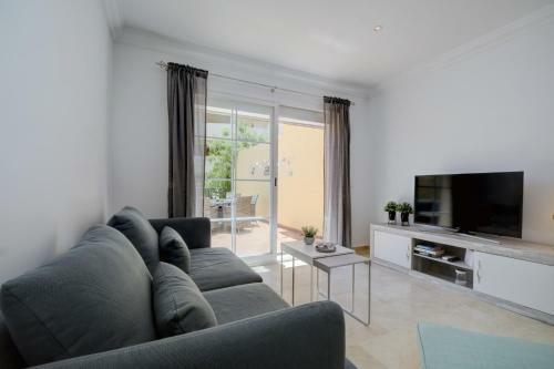 Wonderful Sunny Terrace Apartment (Pa 3-2)