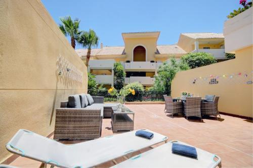 Wonderful Sunny Terrace Apartment (Pa 3-2)