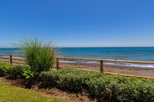 Apartamento Frontline Luxe Apt In Bahia de La Plata Rdr214