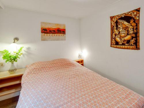 Beautiful Chalet With Swimming Pool In Stegeren